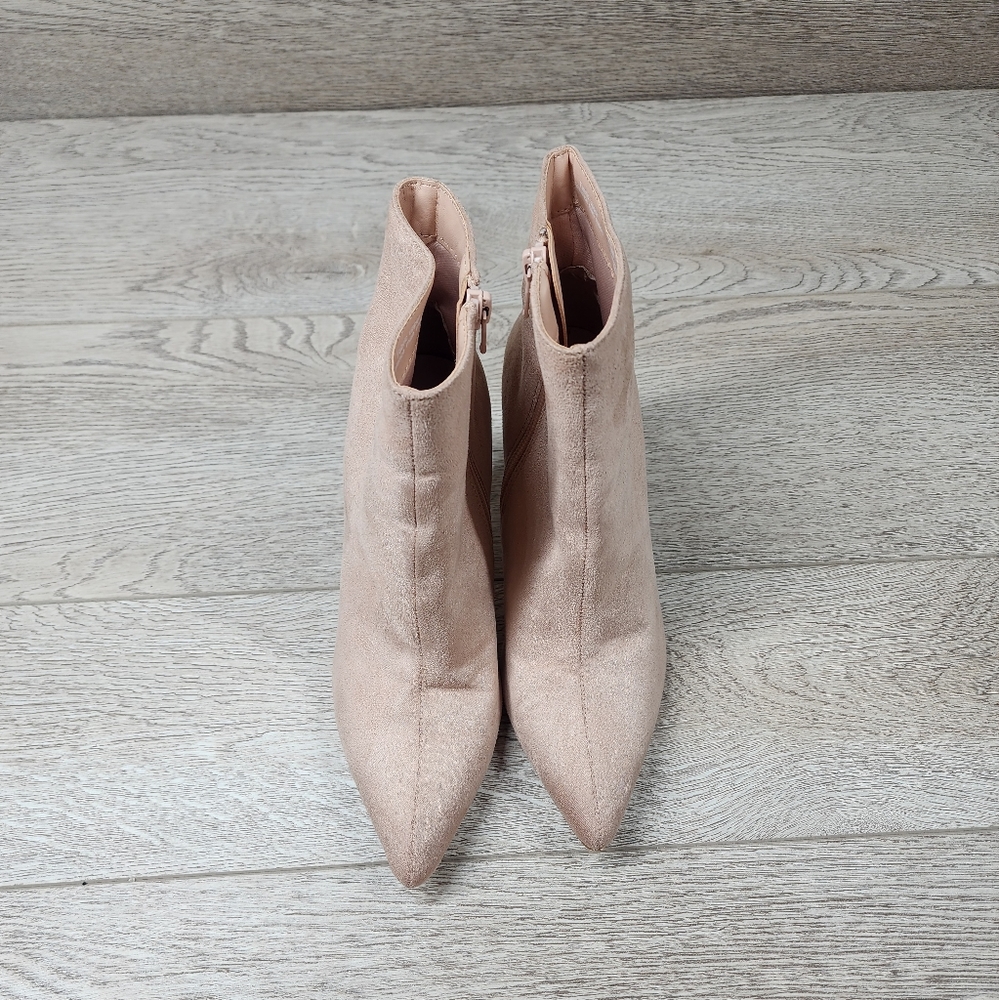 Carlos Santana dust pink suede Booties